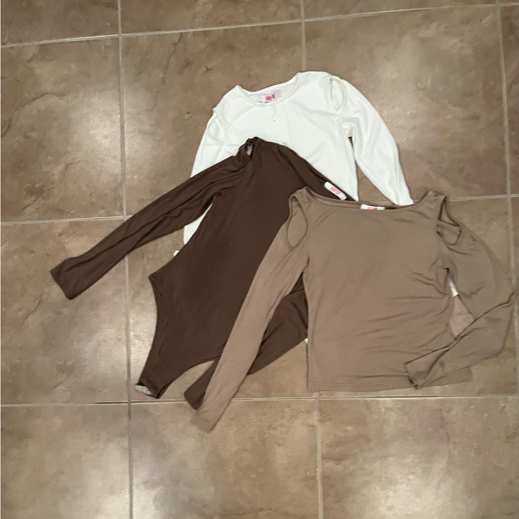 3 Bayse Brand Tops 35